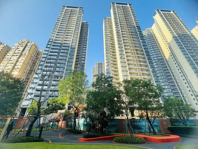 保利灯湖天珺项目实景图 保利灯湖天珺.jpg